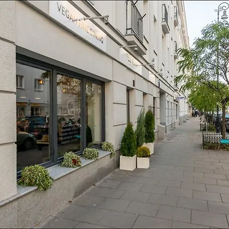 P&o Poznanska * وارسو